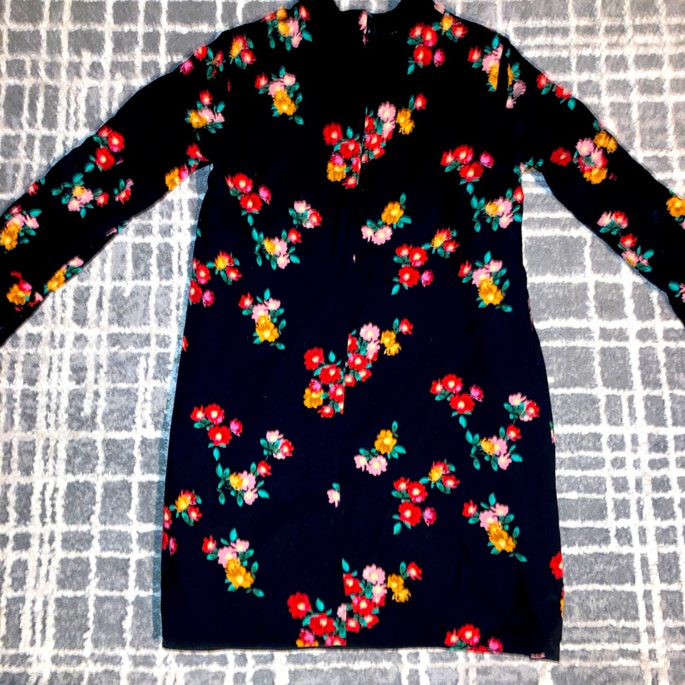 Dress - Picture 4 of 4
